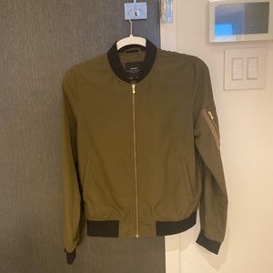 Green army bomber jacket from Zara in perfect condition!